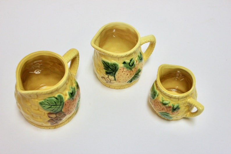 Vintage Ceramic Measuring Cups Country Decor Strawberry Retro Decor