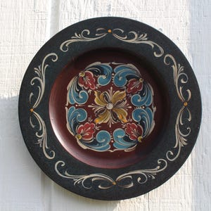 Norwegian Rosemaling ~ 8&quot; Rimed, Wooden Plate.