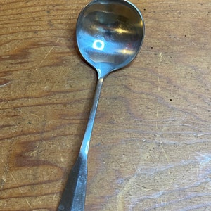 Vintage Oneida Distinction Deluxe Silver Ladel