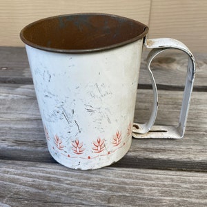 Old Flour sifter white with red pattern