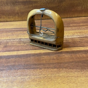 Weaving shuttle