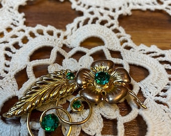 1940s Mid Century 1/20 12k GF Gold Filled Flower Brooch