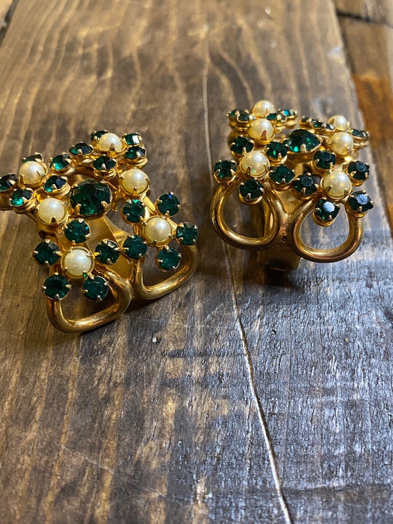 Clip on earrings emerald green rhinestone pearl g… - image 1