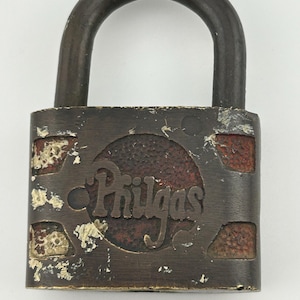 Klein vintage messing Phillip's 66-hangslot met werkende sleutel