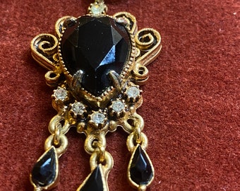 Gold chain with Black Florenza Pendant