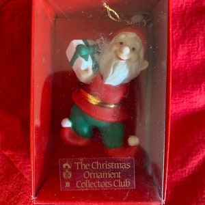 The Christmas Ornament Collector&#39;s Club - &quot;Santa&#39;s Helper&quot; - Porcelaine peinte à la main