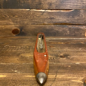 Weaving boat shuttle