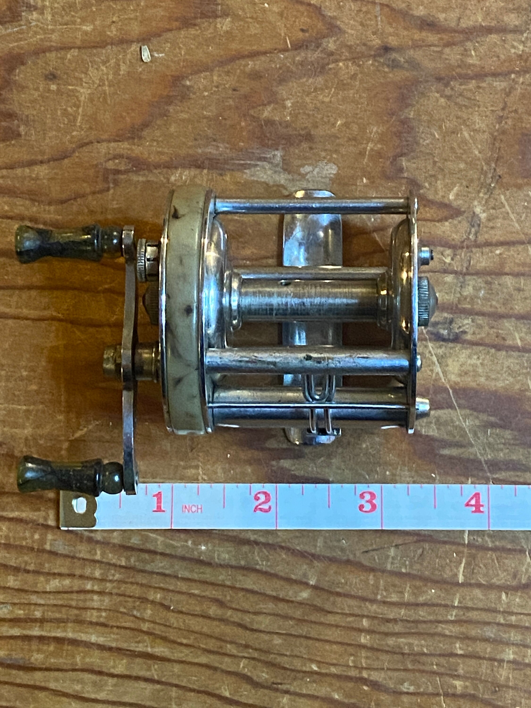 VINTAGE SOUTH BEND # 400-A ANTI - BACKLASH CASTING REEL VG COND