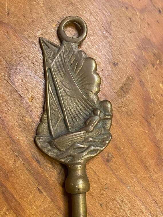 Long Brass Shoe Horn with Ship on one end - image 5