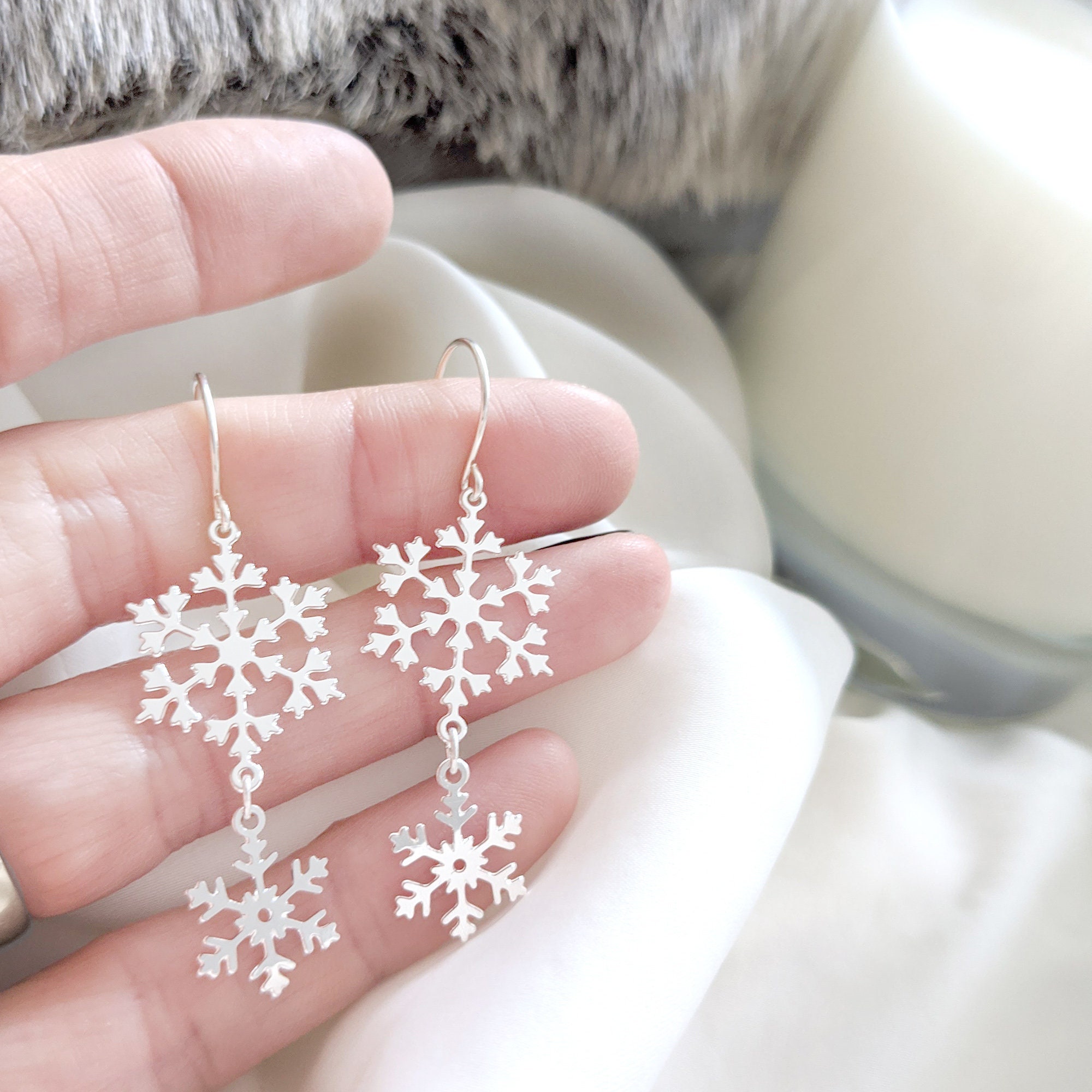 Snowflake earrings, dangle Snowflake earrings, silver Snowflake, snowflake  gifts, Winter Earrings, Holiday Earrings, Christmas gifts for her