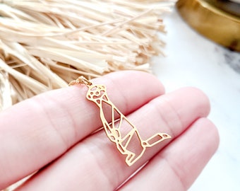 Collar de suricata, dije de suricata dorado, joyería geométrica de suricata, regalo para amantes de los animales, collar con inicial personalizado, collar llamativo