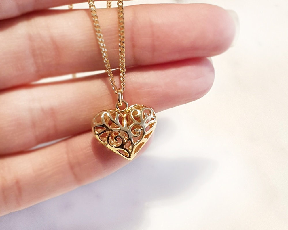 Gold filigree shop heart necklace
