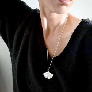 Silver Ginkgo Leaf Necklace, Japanese jewelry, long necklace Ginkgo pendant, nature jewelry, statement necklace, Ginkgo biloba leaf Jewelry