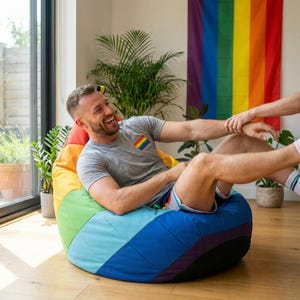 Puf TIPI patchwork, arcoíris, Oskar Perek, cojín de suelo, confidencial