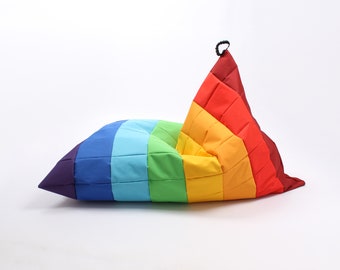 Sitzsack RAINBOW OVNI long von Oskar Perek, Liegehocker, Bodenkissen, Zero Waste