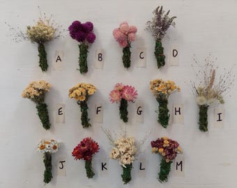 Pequeños ramos de flores secas: mini arreglos de flores secas, adornos de flores secas para regalos, ramilletes de flores secas, pequeños ramos de flores secas.