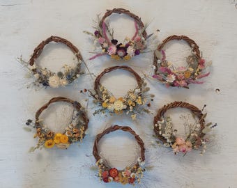 Adornos navideños de flores secas, pequeñas coronas de flores secas, decoraciones florales secas reales para árbol de Navidad botánico, corona hecha a mano