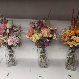 Ramos de rosas de flores secas - pequeños arreglos de flores secas, flores secas para bodas, pequeños ramos de flores secas, pequeños ramos imagen 8