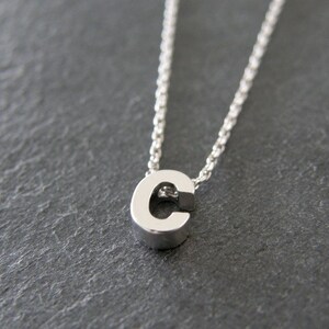 Collar de la carta de plata C, collar inicial personalizado, regalos de dama de honor, simple, moderno, todos los días