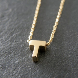 Oro carta inicial T collar, collar personalizado, joyería de la boda, regalos de dama de honor, simple, moderno, todos los días