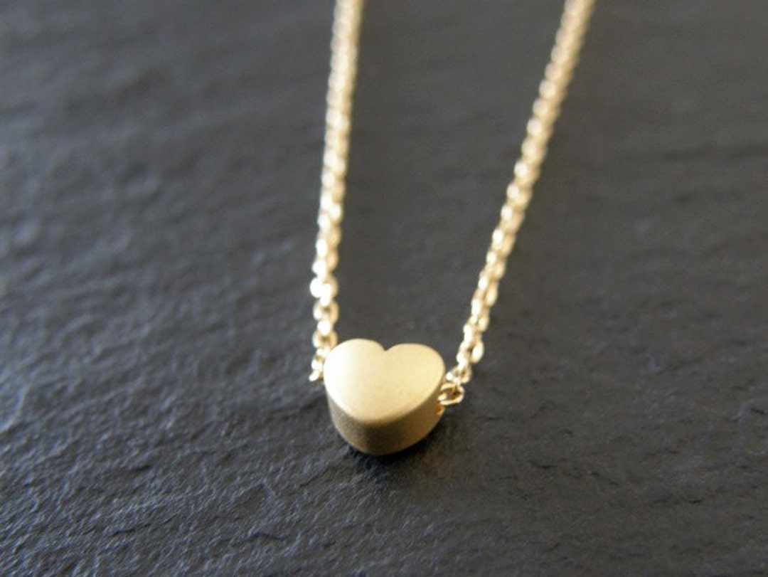 1pc Women's Simple & Trendy Gold Tone Small Heart Pendant Necklace