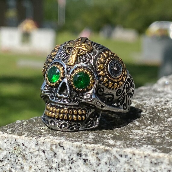 Green skull best sale ring
