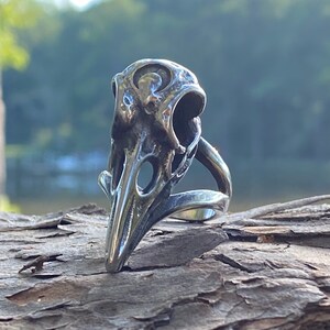 SR22. Raven Crow Bird Skull Ring Unique Quality 316L Stainless Steel Ring. Unisex Gothic Halloween Punk Viking