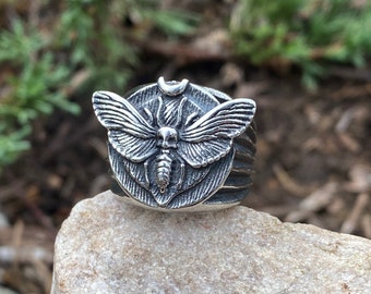 SR82. Death Head Skull Moth Ring Unique Quality 316L Stainless Steel Ring. Unisex Punk Gothic Skull Wings Halloween Animal Butterfly Jewelry