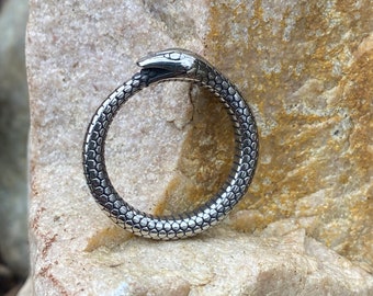 SR91. Ouroboros Snake Ring Unique High Quality 316L Stainless Steel Ring. Unisex Animal Retail Snake Jewelry