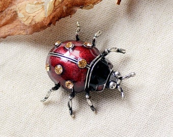 BO3. CZ Enamel Animal Brooches Banquet Pins Gothic Punk Style Clothing Bag Cape Pins Wolf DragonFly Beetle Ant Bee Butterfly