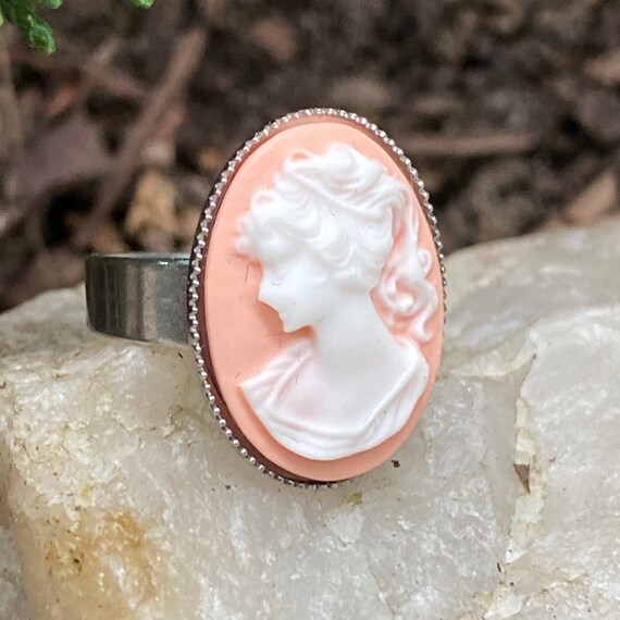 Small cameo ring deals