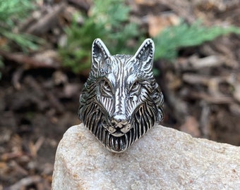 SR79. Handsome Chill Wolf Ring Unique Edgy High Quality 316L Stainless Steel Ring. Unisex. Moon Animal Jewelry