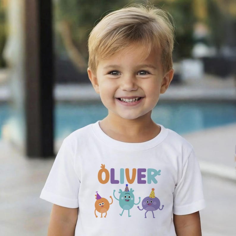 Camisetas del grupo familiar Bumble Nums Camiseta de cumpleaños de mamá, papá e hijo Camiseta de cumpleaños con canciones súper sencillas CHILDS NAME