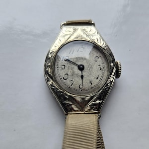 Art Deco 1920&#39;s Elgin Movement, 18K White Gold Belais Engraved Case, Lady&#39;s Wrist Watch Grosgrain Ribbon Ecru Color - Not Running