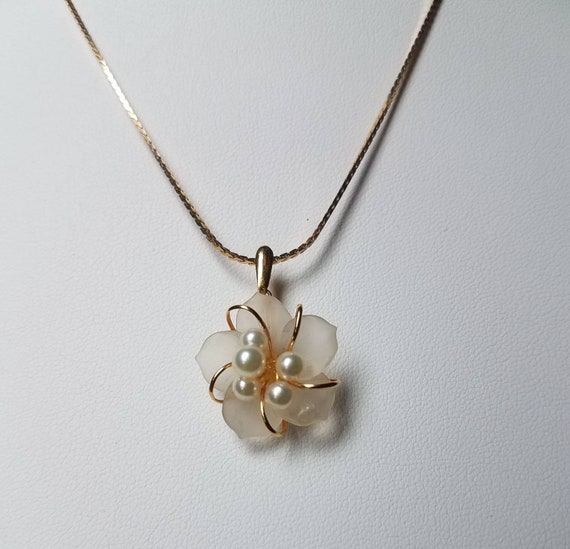 Vintage Frosted Crystal Flower Pendant Necklace w… - image 2