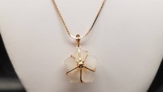 Vintage Frosted Crystal Flower Pendant Necklace w… - image 9