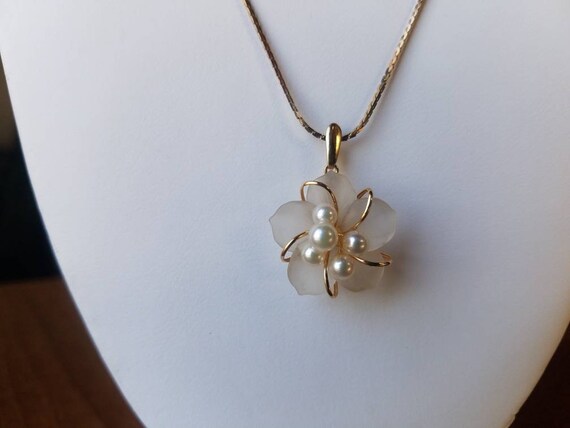 Vintage Frosted Crystal Flower Pendant Necklace w… - image 3