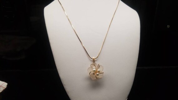 Vintage Frosted Crystal Flower Pendant Necklace w… - image 8