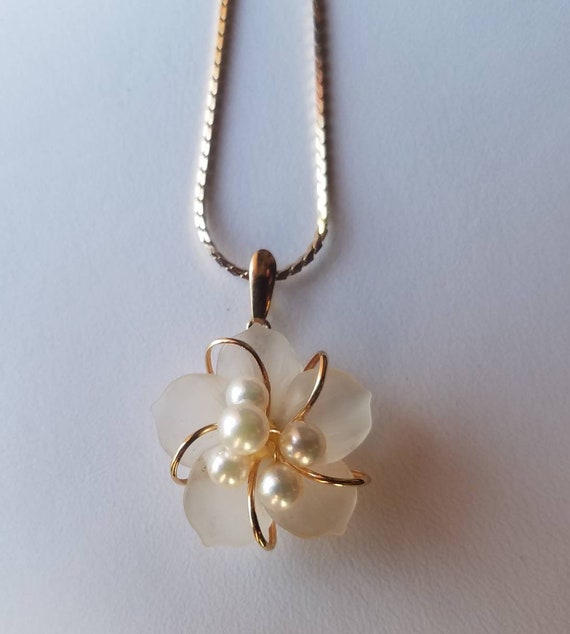 Vintage Frosted Crystal Flower Pendant Necklace w… - image 5