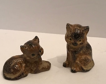 Vintage set of mini brown OMC ceramic cat figurines,