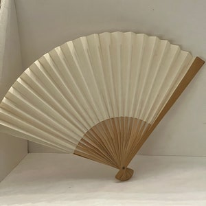 vintage dime store large bamboo/paper fan antique white
