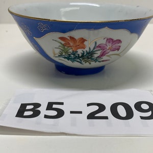 vintage dime store hand painted set of 2 porcelain royal blue floral bowls