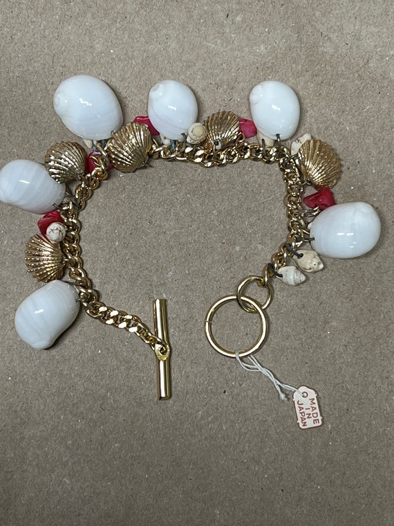 adorable vintage dime store shell charm bracelet … - image 7