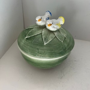 vintage dime store hand painted light green ceramic  leaf bird bowl with lid