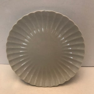 Vintage white clam shell design salad plates set of 4 japan NOS