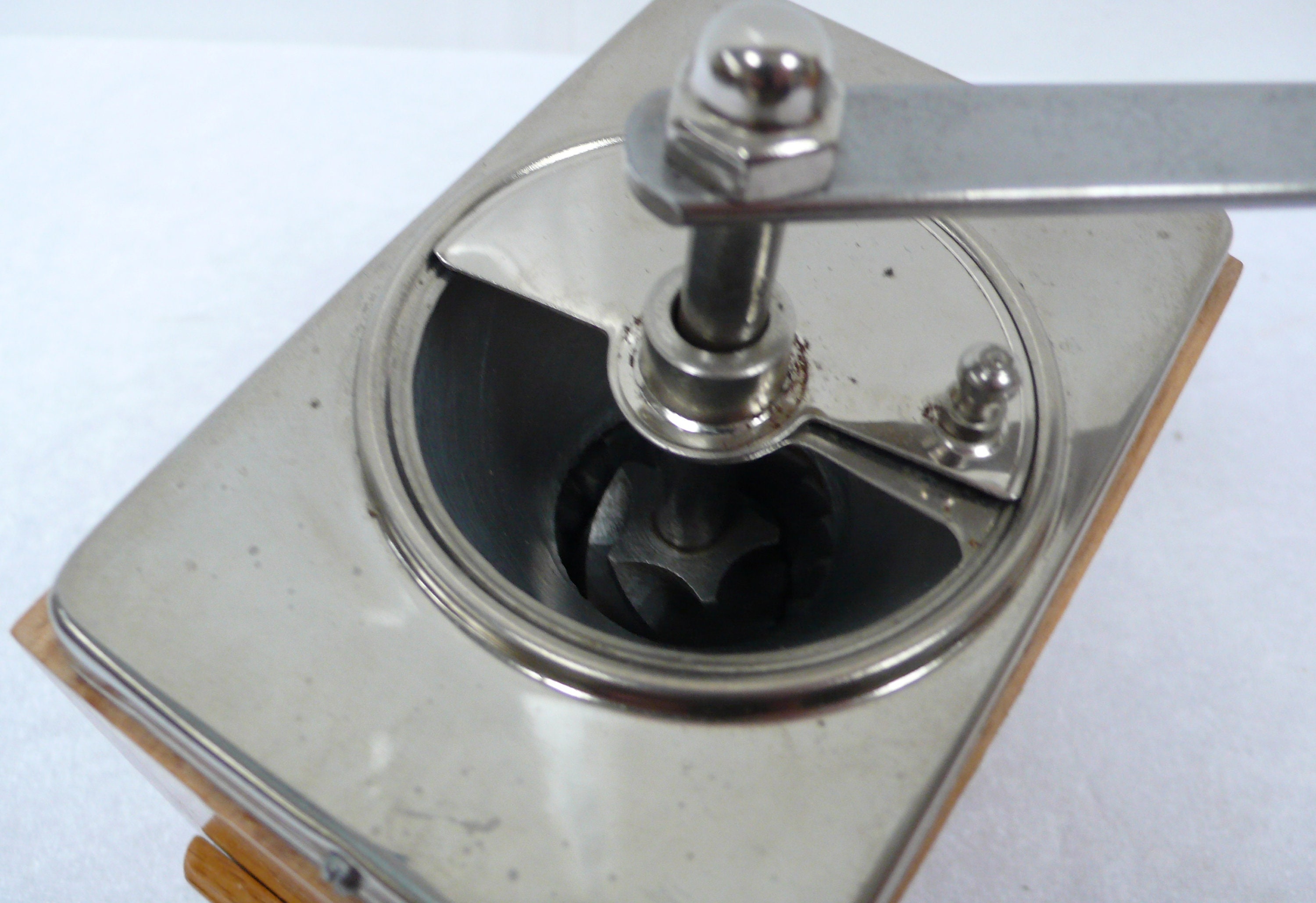 50年代のArmin Troesserコーヒーグラインダー、ドイツ製ブナ材製