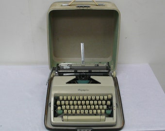Schreibmaschine Olympia SM 9 mit Koffer 1964, gereinigt und funktioniert, beige-grün, sehr gute Funktion