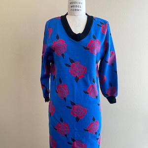 Vintage 80s 90s Cobalt Blue w Retro Red Roses Knit Sweater Oversize Dress M/L image 1