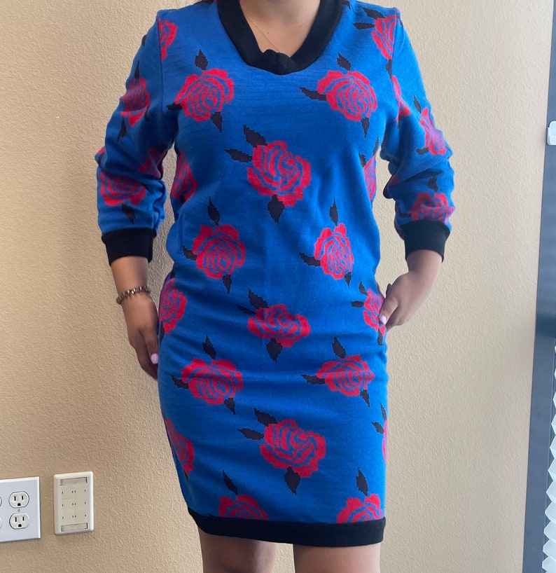 Vintage 80s 90s Cobalt Blue w Retro Red Roses Knit Sweater Oversize Dress M/L image 3