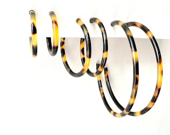 Schildpadoorringen: Italiaanse celluloseacetaat, harsringen handgemaakt in de VS